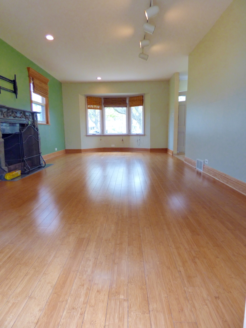 240 Springfield Terrace Des Plaines, IL 60018 - Photo 9 of 25