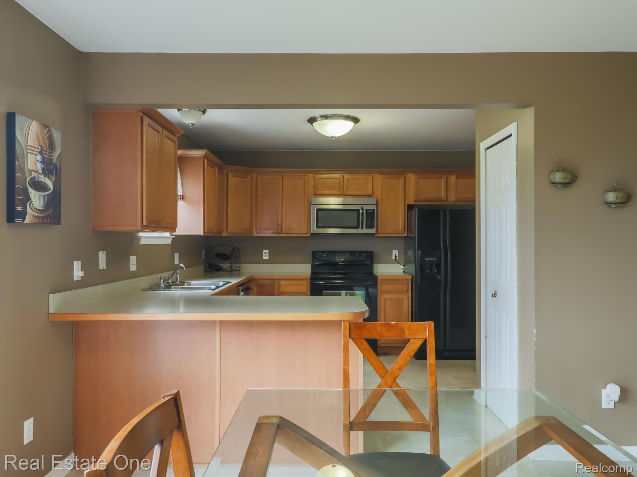 2910 Clivedon Road Howell, MI 48843 - Photo 16 of 43 16-Clivedon.jpg