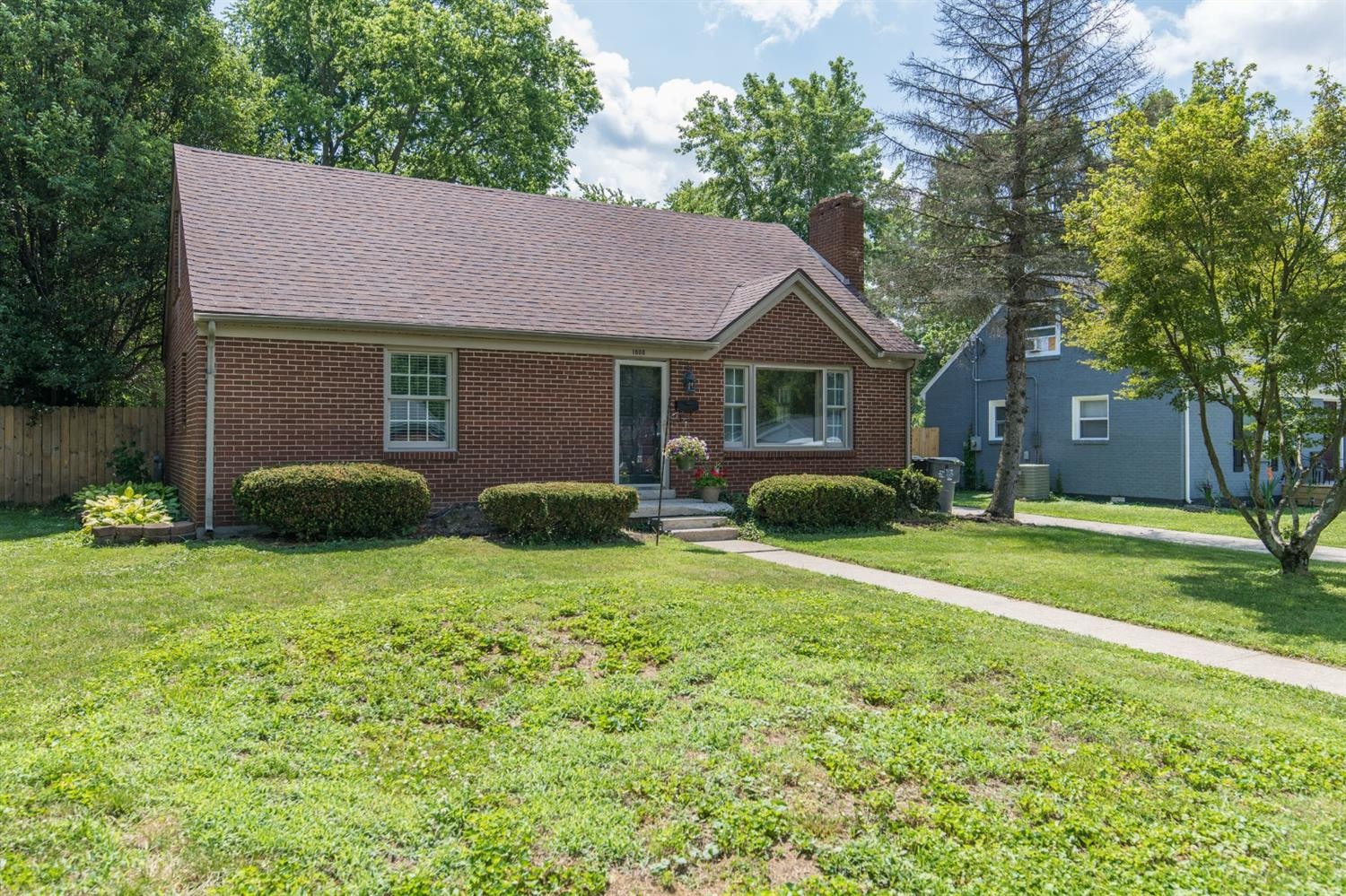 1808 Yorktown Road Lexington, KY 40504 - Photo 2 of 27 Photo 2