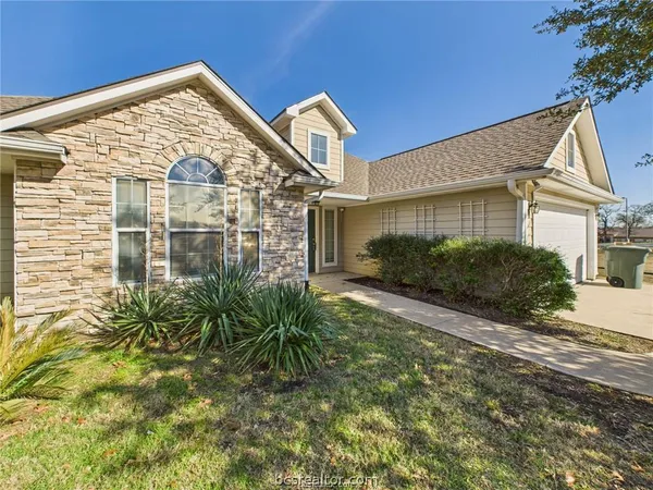 $1,850 | 2701 Darwood Court, Bryan, TX 77807