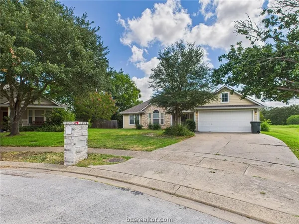 $1,850 | 2701 Darwood Court, Bryan, TX 77807