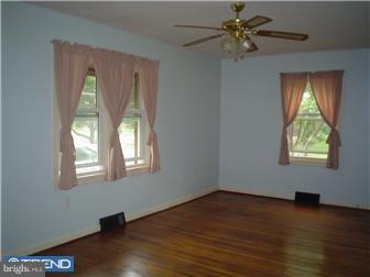806 Center Road Womelsdorf, PA 19567 - Photo 5 of 12 Gallery Image 5