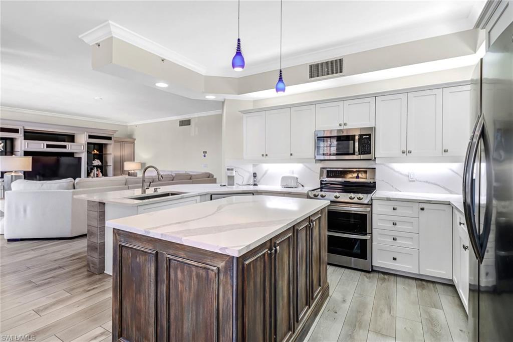 450 Bayfront Place, Unit 4405 Naples, FL 34102 - Photo 2 of 30