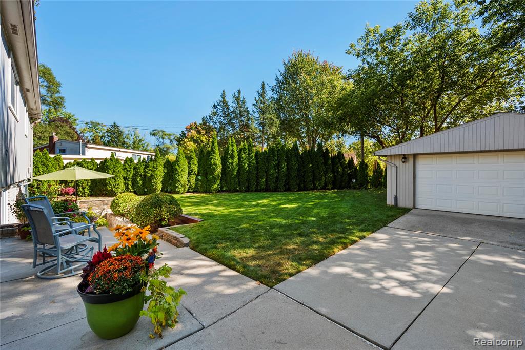 1479 North Pine Street Rochester Hills, MI 48307 - Photo 24 of 25