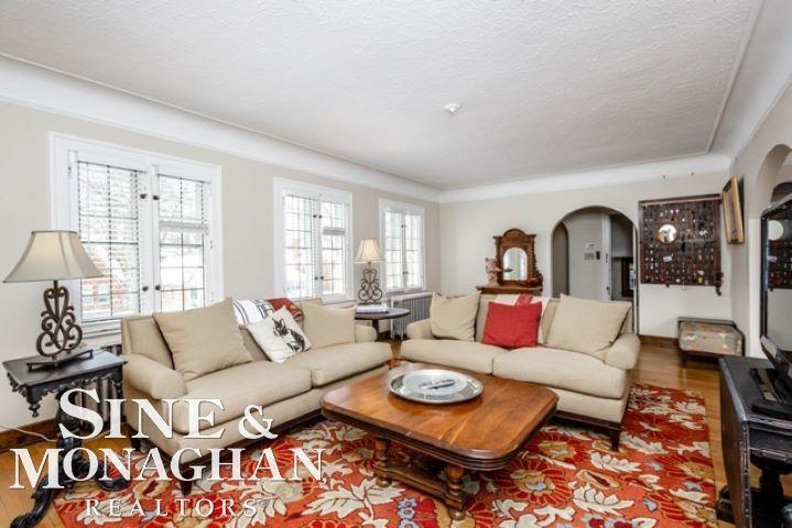 582 Neff Road Grosse Pointe, MI 48230 - Photo 2 of 30 50076203-1.JPG