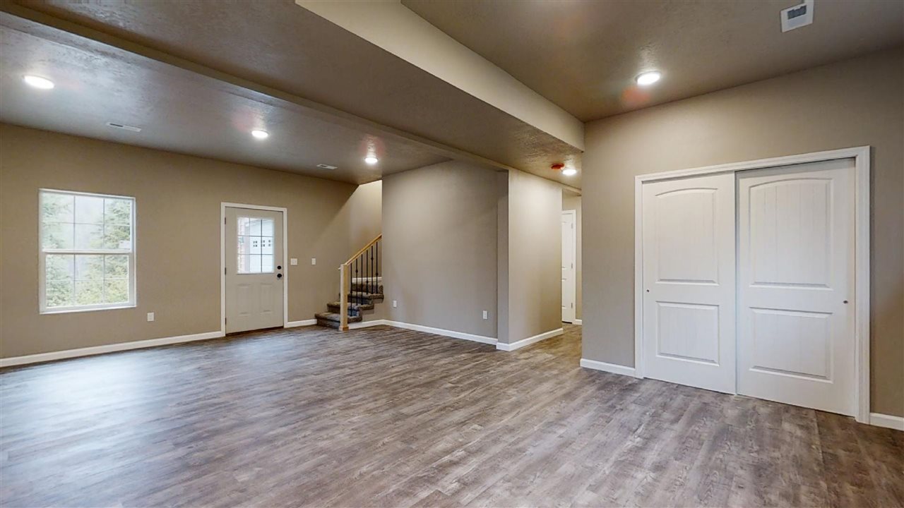 19308 East Elliot Road Mead, WA 99021 - Photo 13 of 20