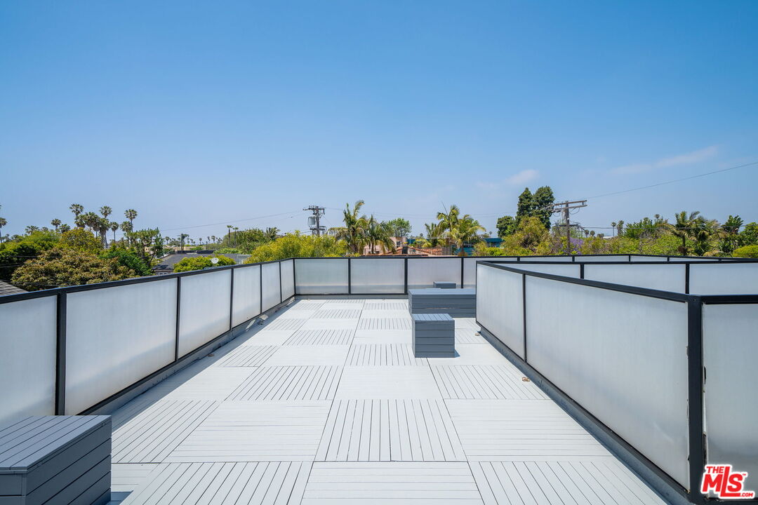 929 Dickson Street Marina del Rey, CA 90292 - Photo 28 of 31