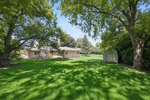 $400,000 | 27W641 Holly Court, West Chicago, IL 60185