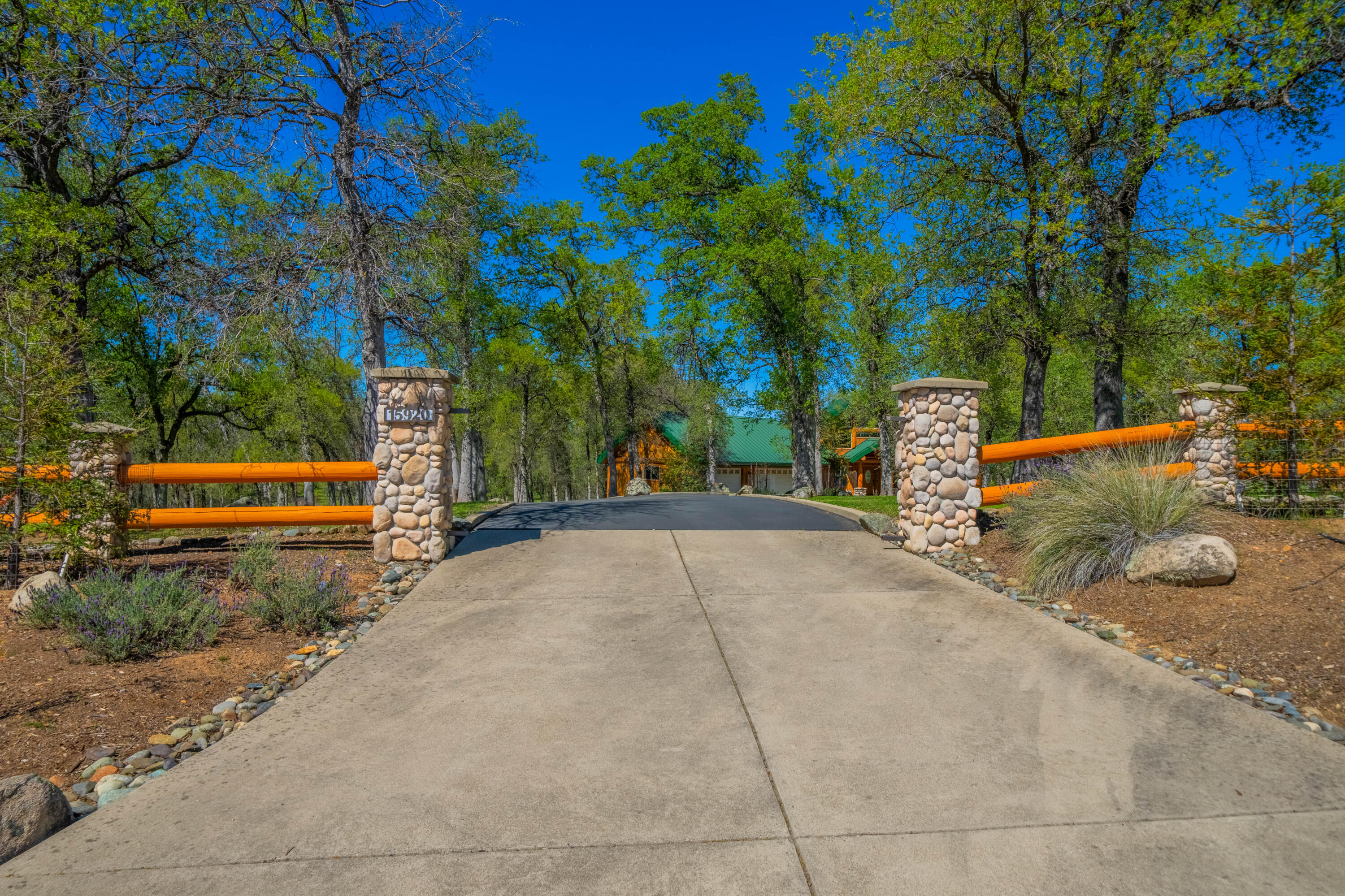 15920 El Camino Robles Road Redding, CA 96001 - Photo 4 of 48 IMG-118