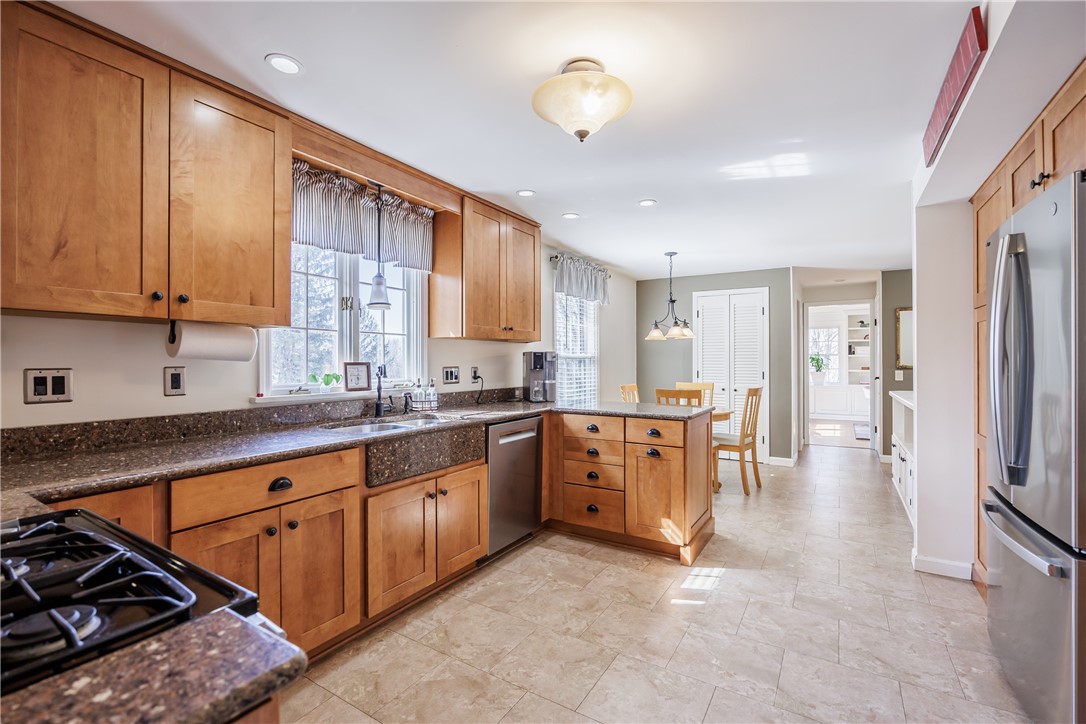 16 Alleyns Rise Perinton, NY 14450 - Photo 10 of 39