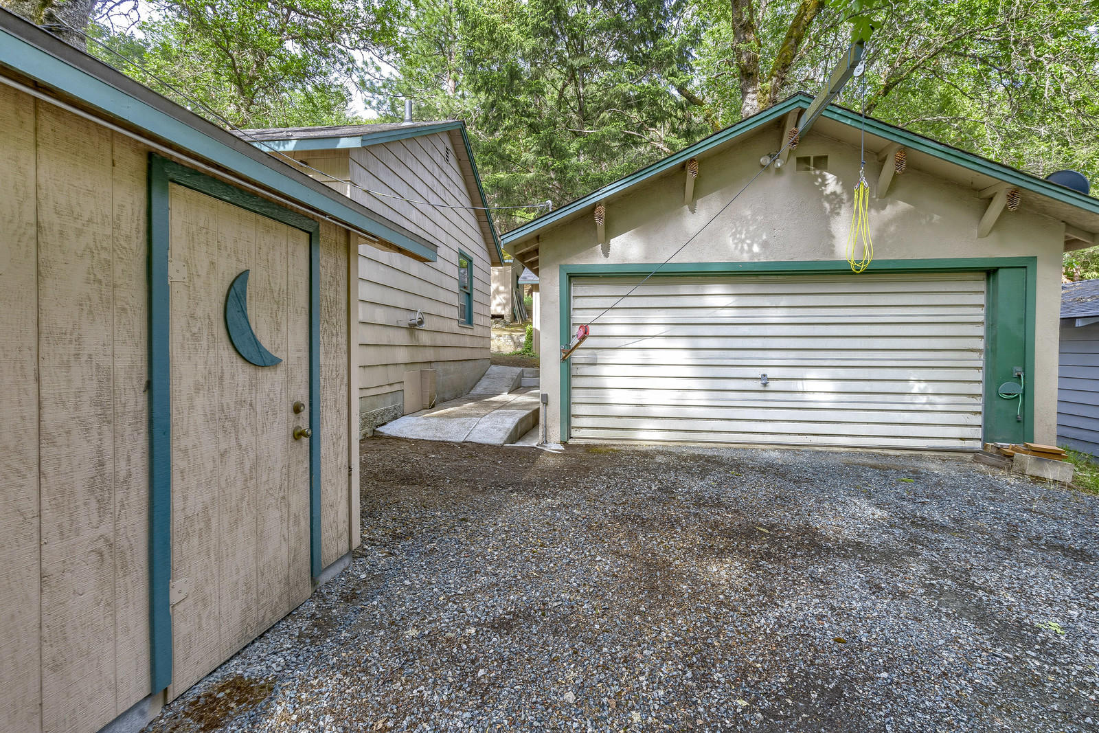 5124 North River Road Gold Hill, OR 97525 - Photo 2 of 26 C