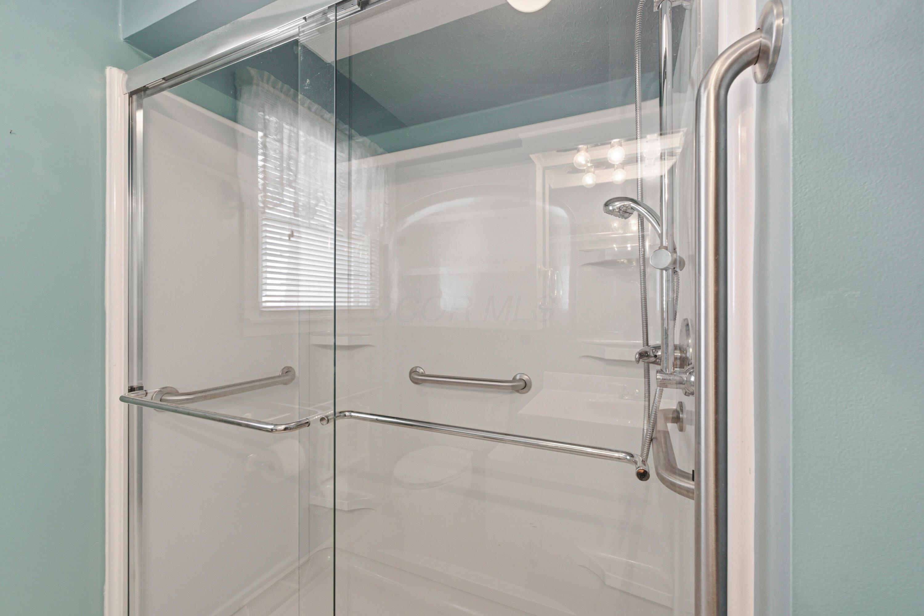 4424 Ethel Road Obetz, OH 43207 - Photo 25 of 34 Bathroom2