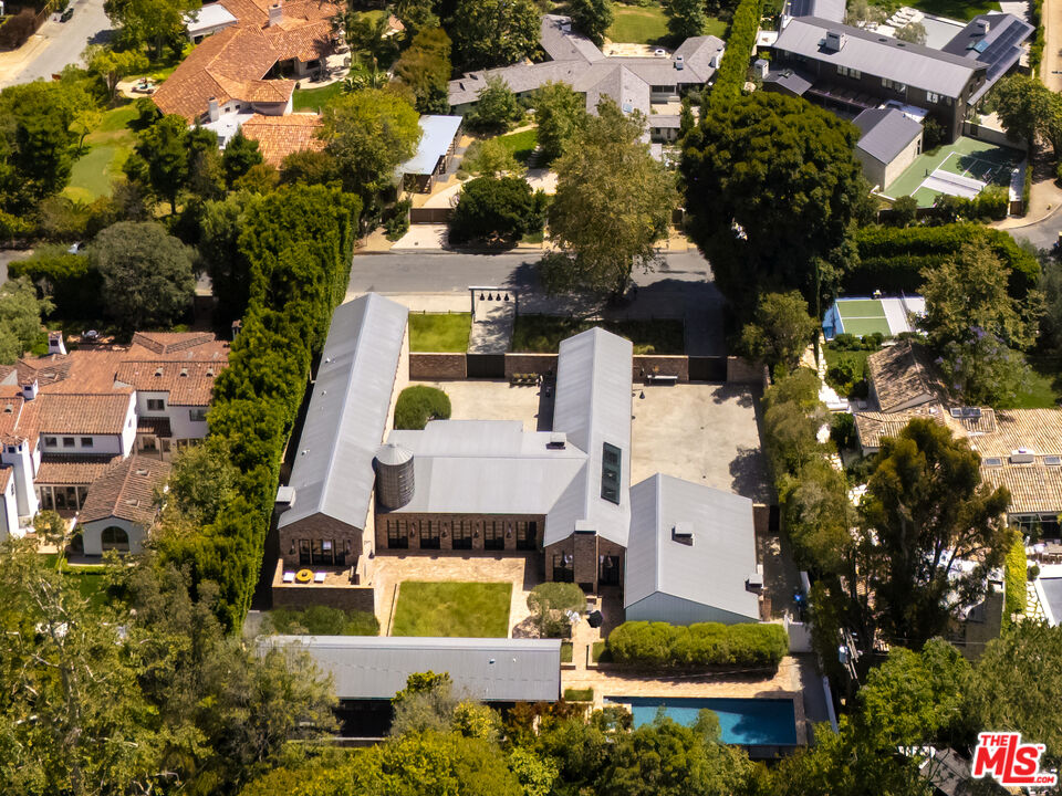 13215 Riviera Ranch Road Los Angeles, CA 90049 - Photo 4 of 65