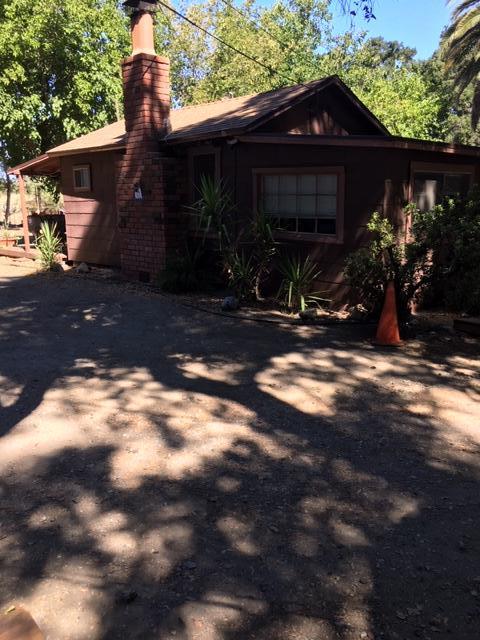 16235 Valley Ranch Road Santa Clarita, CA 91387 - Photo 3 of 24 a view of backyard with plants