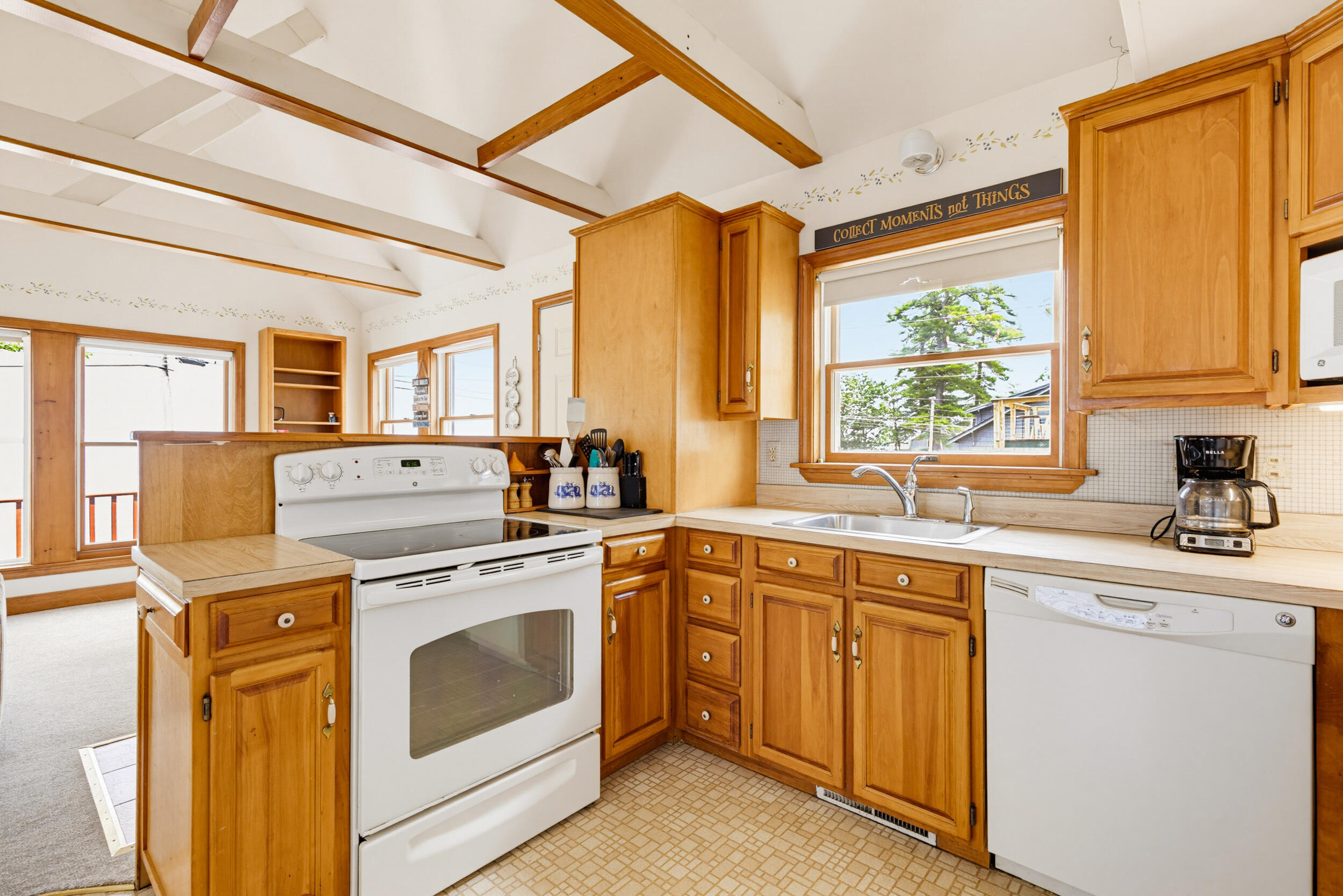 60 Wards Cove Road Standish, ME 04084 - Photo 13 of 44 Bright Kitchen