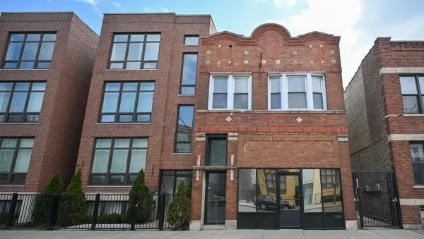 $1,325 | 3649 West Montrose Avenue, Unit 1M, Chicago, IL 60618