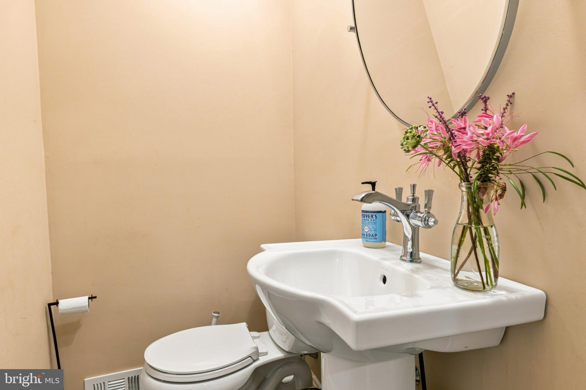 8113 Winston Road Philadelphia, PA 19118 - Photo 21 of 57 Gallery Image 21
