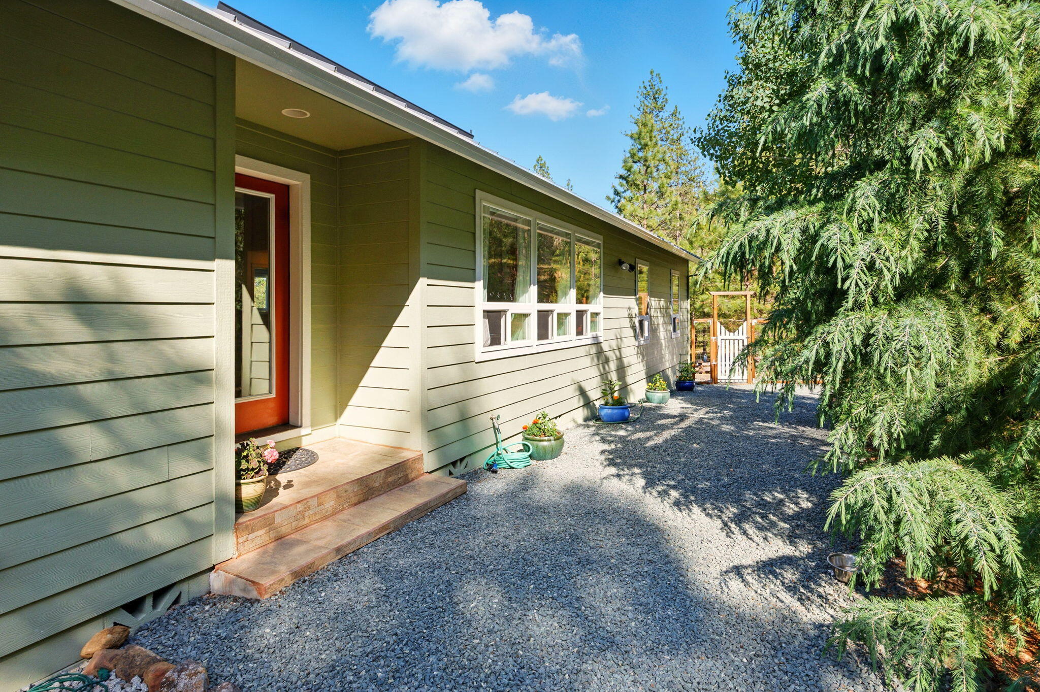 16445 Meadows Road White City, OR 97503 - Photo 3 of 42 ApxMR (1B)