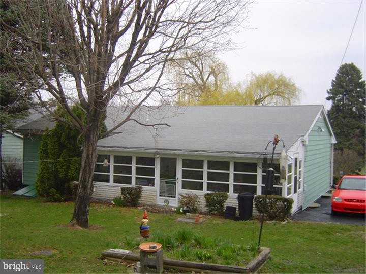 1020 Clematis Street Sinking Spring, PA 19608 - Photo 12 of 15 Sun Room
