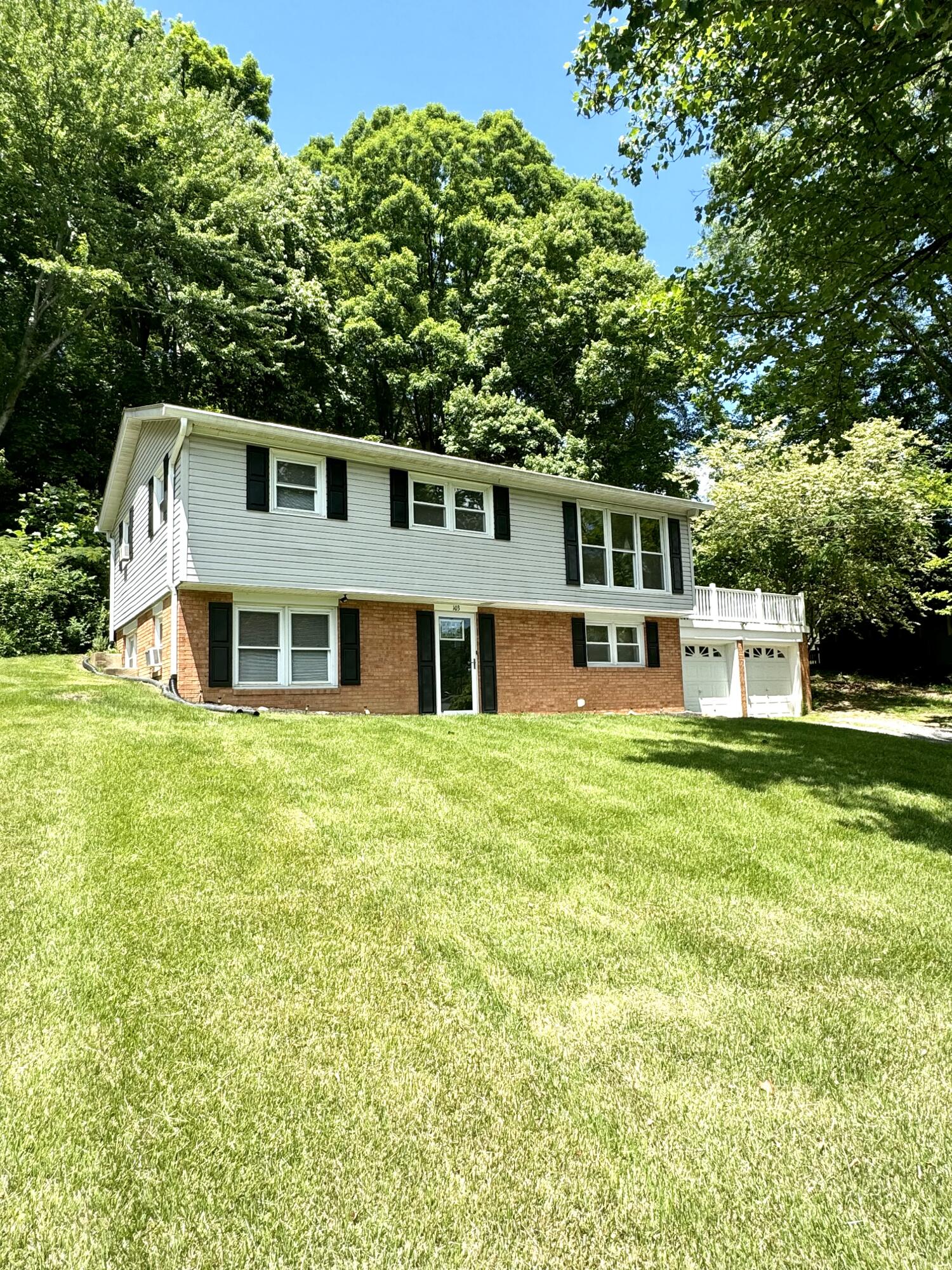 103 Ridgewood Circle Covington, VA 24426 - Photo 1 of 31 IMG_7582