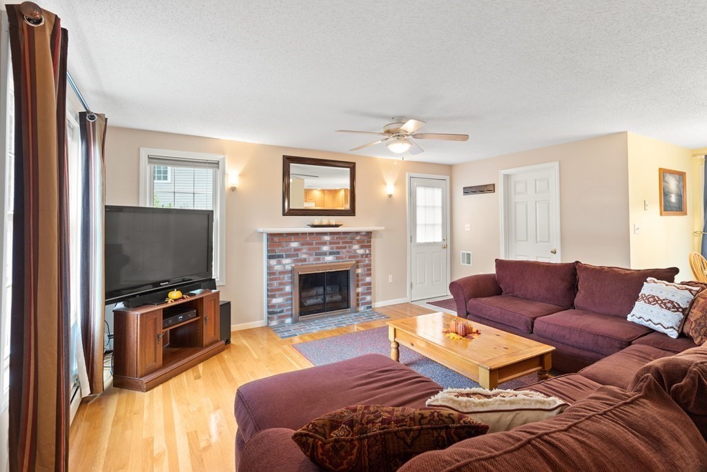 95 Walnut Road Wrentham, MA 02093 - Photo 5 of 37 Gallery Image 5