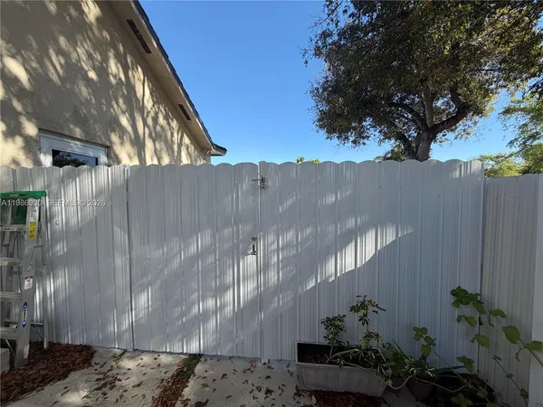 $3,995 | Miami Lakes, Miami Lakes, FL 33018