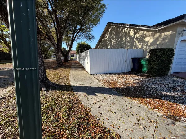 $3,995 | Miami Lakes, Miami Lakes, FL 33018