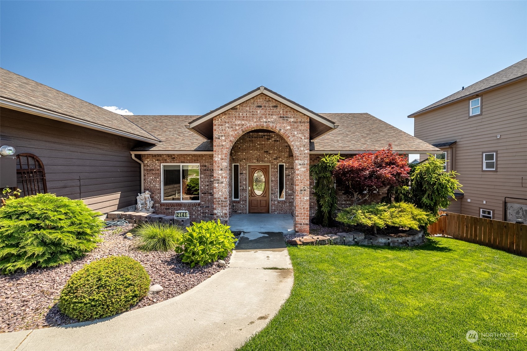 2141 West Honeysett Road Wenatchee, WA 98801 - Photo 3 of 40 Gallery Image 3