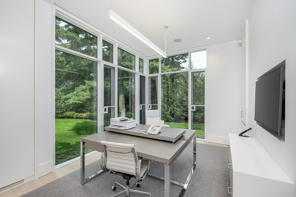 70 Possum Road Weston, MA 02493 - Photo 9 of 42