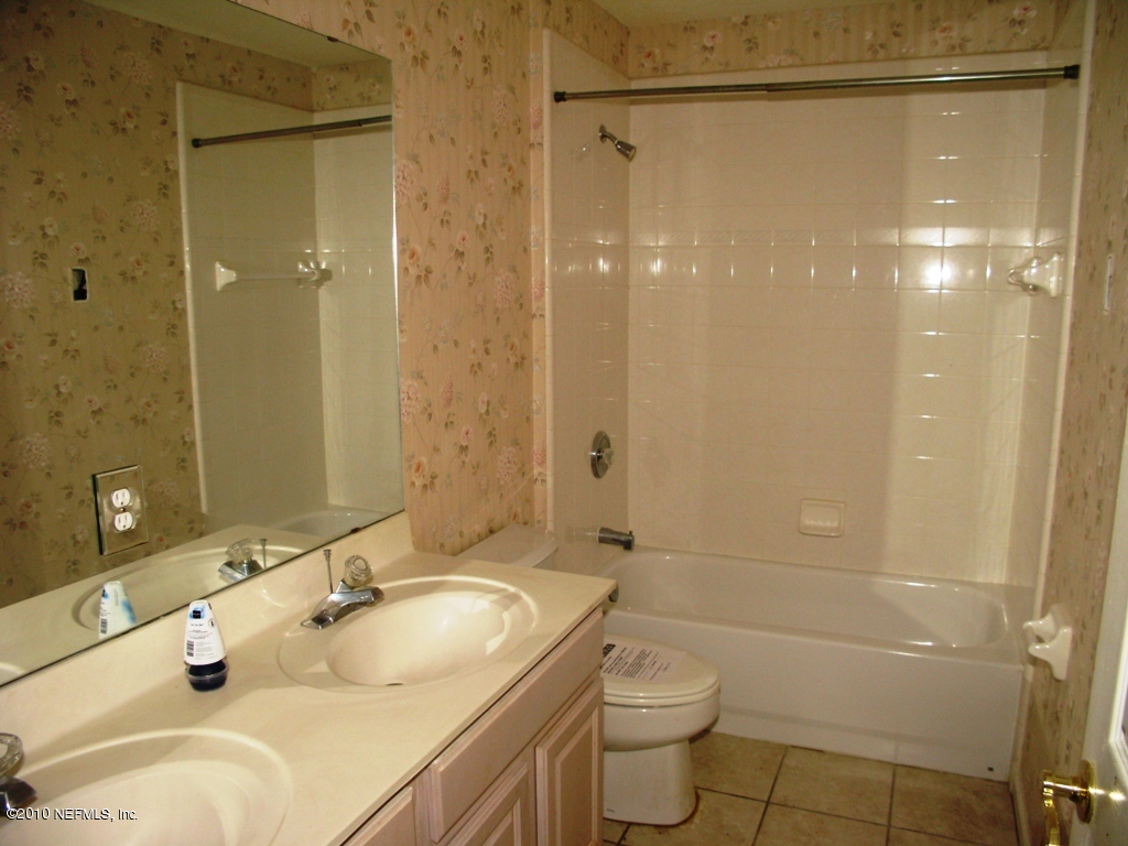 1607 Rustling Drive Fleming Island, FL 32003 - Photo 16 of 21 Bathroom