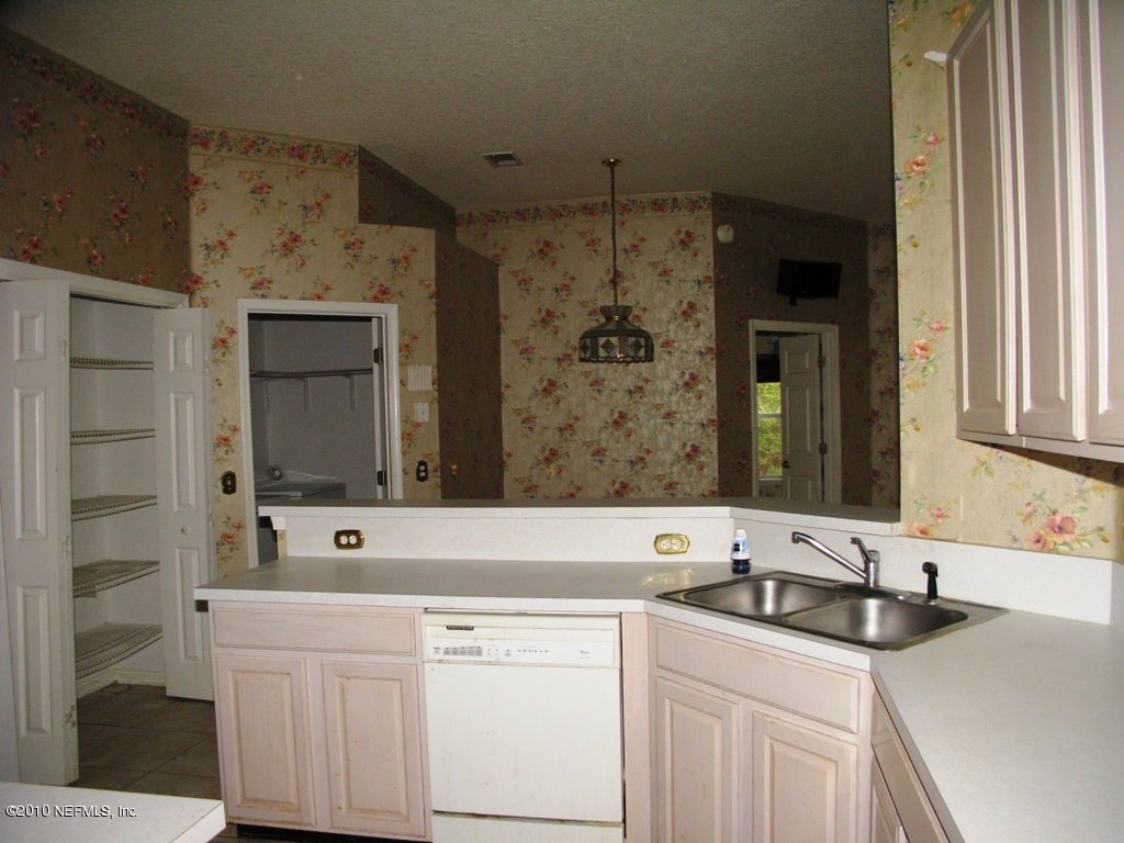 1607 Rustling Drive Fleming Island, FL 32003 - Photo 9 of 21 Kitchen 2