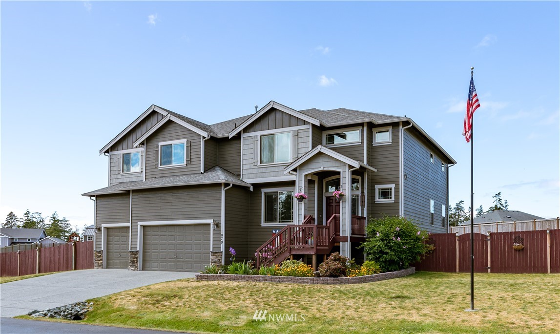 1079 Lyle Ridge Circle Oak Harbor, WA 98277 - Photo 1 of 40 Gallery Image 1