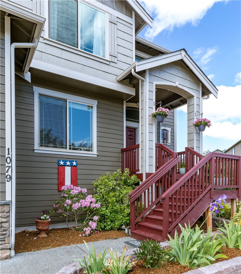 1079 Lyle Ridge Circle Oak Harbor, WA 98277 - Photo 2 of 40 Gallery Image 2