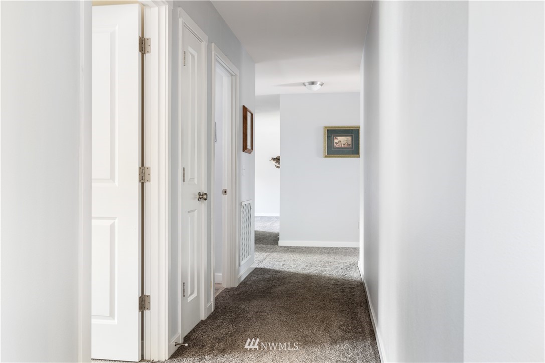 1079 Lyle Ridge Circle Oak Harbor, WA 98277 - Photo 21 of 40 Gallery Image 21