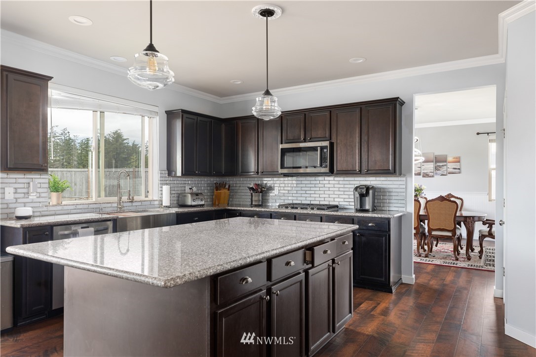 1079 Lyle Ridge Circle Oak Harbor, WA 98277 - Photo 9 of 40 Gallery Image 9