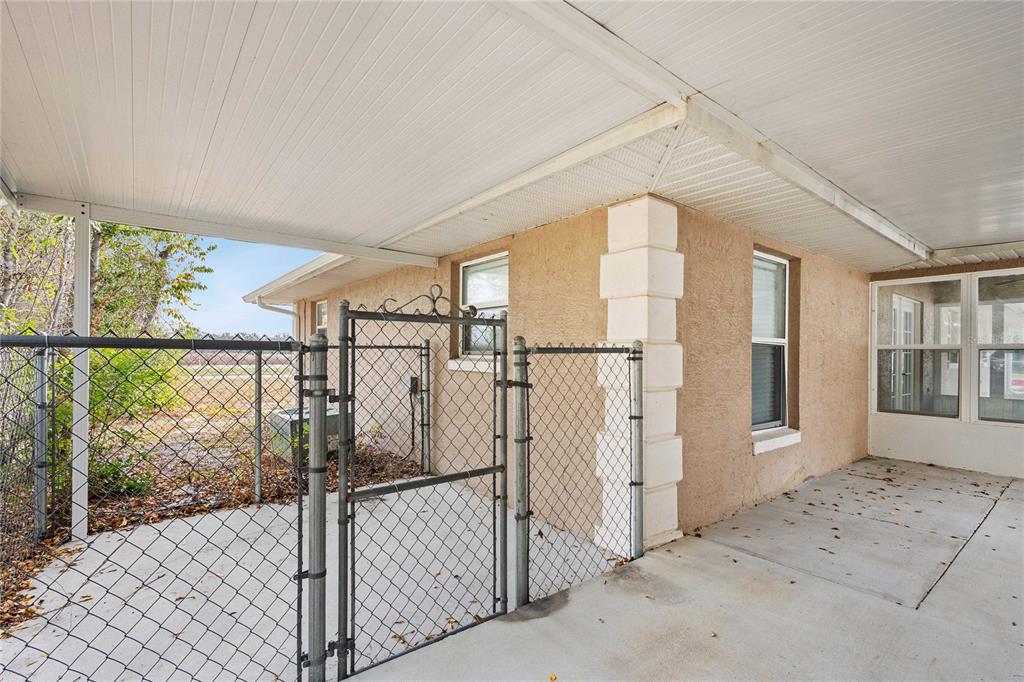 2982 Cr 756a Webster Webster, FL 33597 - Photo 17 of 26 a view of entryway