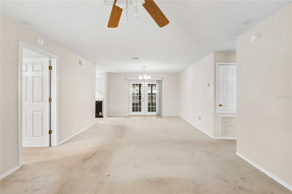2982 Cr 756a Webster Webster, FL 33597 - Photo 10 of 26 a view of an empty room with window