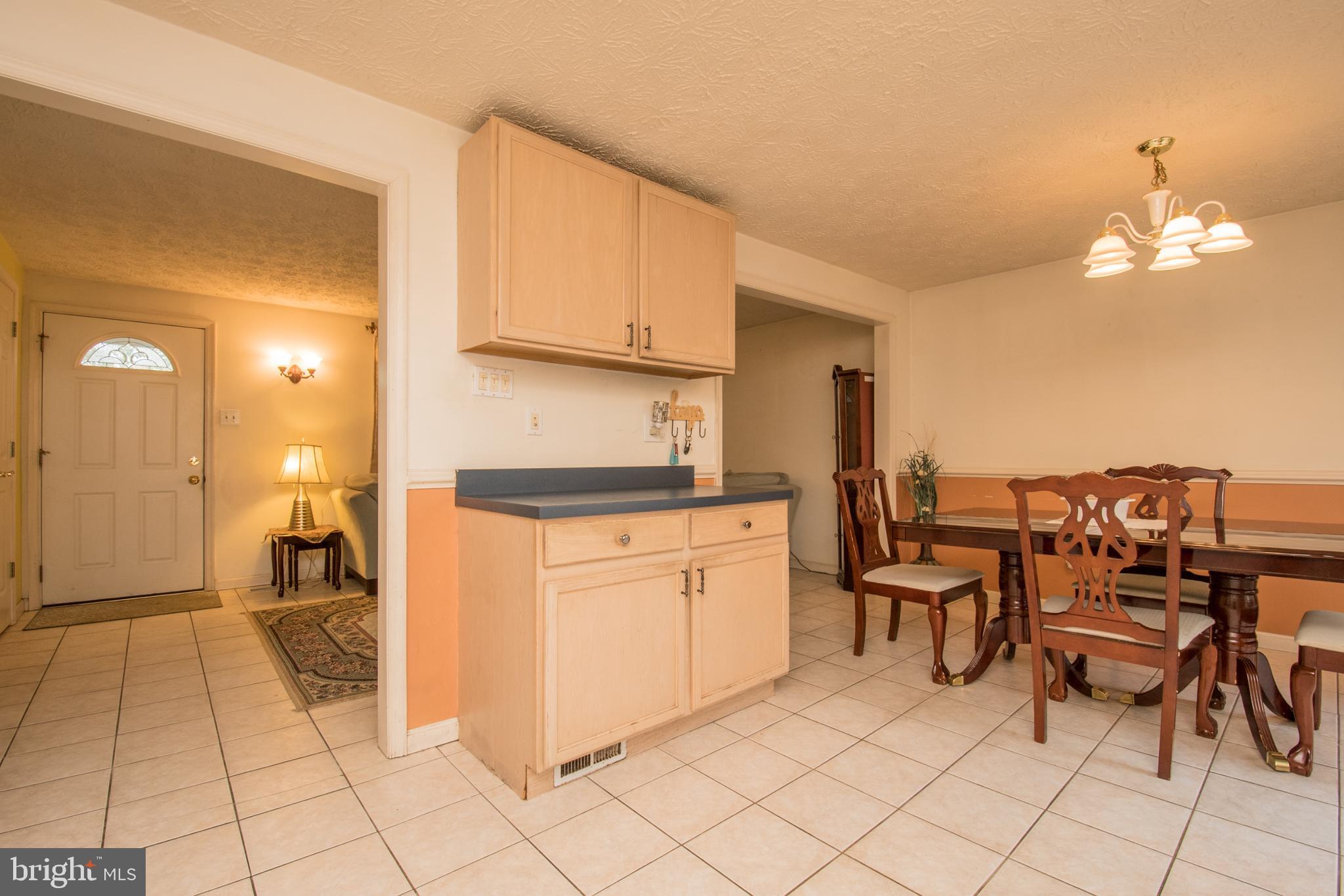 10 Contour Road Mount Airy, MD 21771 - Photo 3 of 32 Bright and Roomy Kitchen