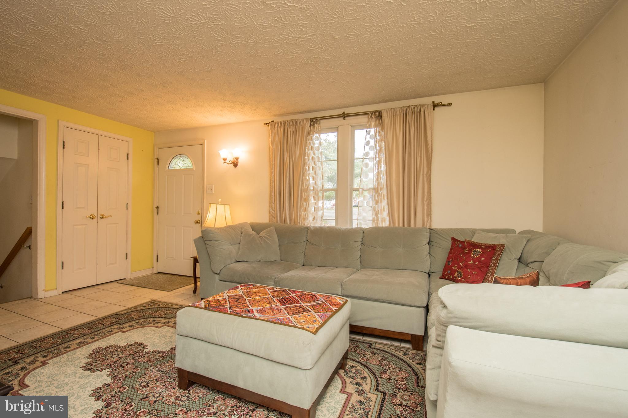 10 Contour Road Mount Airy, MD 21771 - Photo 7 of 32 Bright Living Room