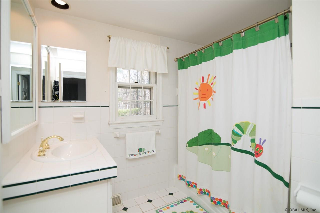 14 Carriage Road Bethlehem, NY 12054 - Photo 18 of 25 Photo 18