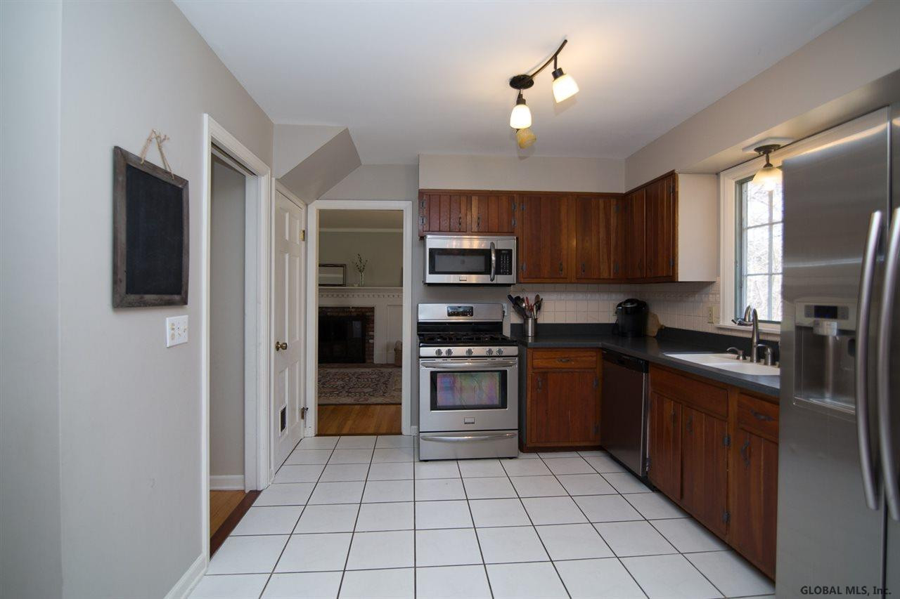 14 Carriage Road Bethlehem, NY 12054 - Photo 8 of 25 Photo 8