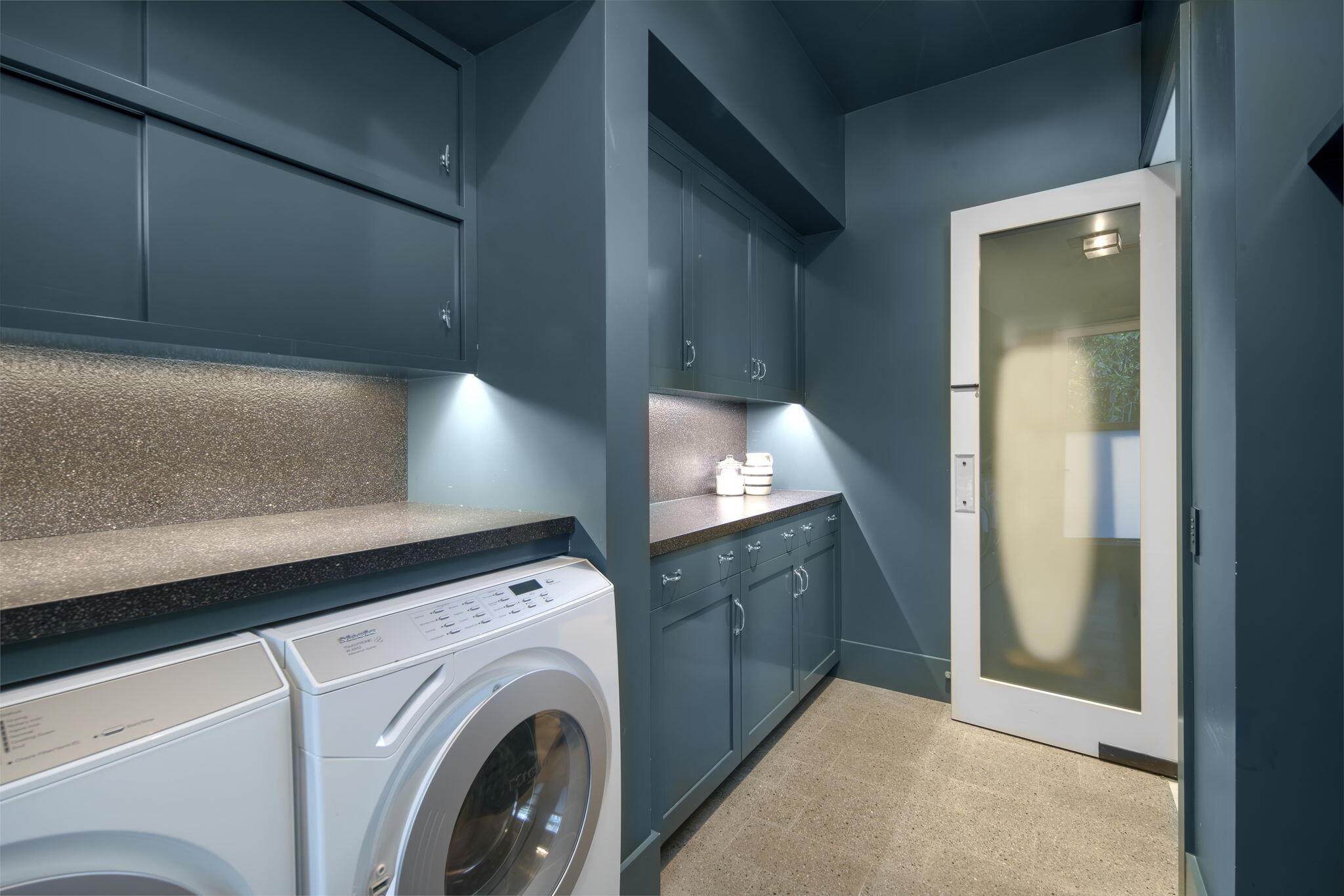 8096 Puesta Del Sol Carpinteria, CA 93013 - Photo 26 of 38 a view of washer and dryer