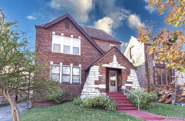 $1,745 | 7104 Tulane Avenue, Unit 2, St. Louis, MO 63130