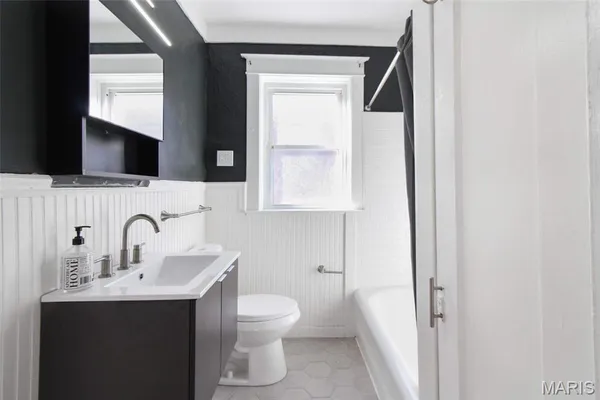 $1,745 | 7104 Tulane Avenue, Unit 2, St. Louis, MO 63130