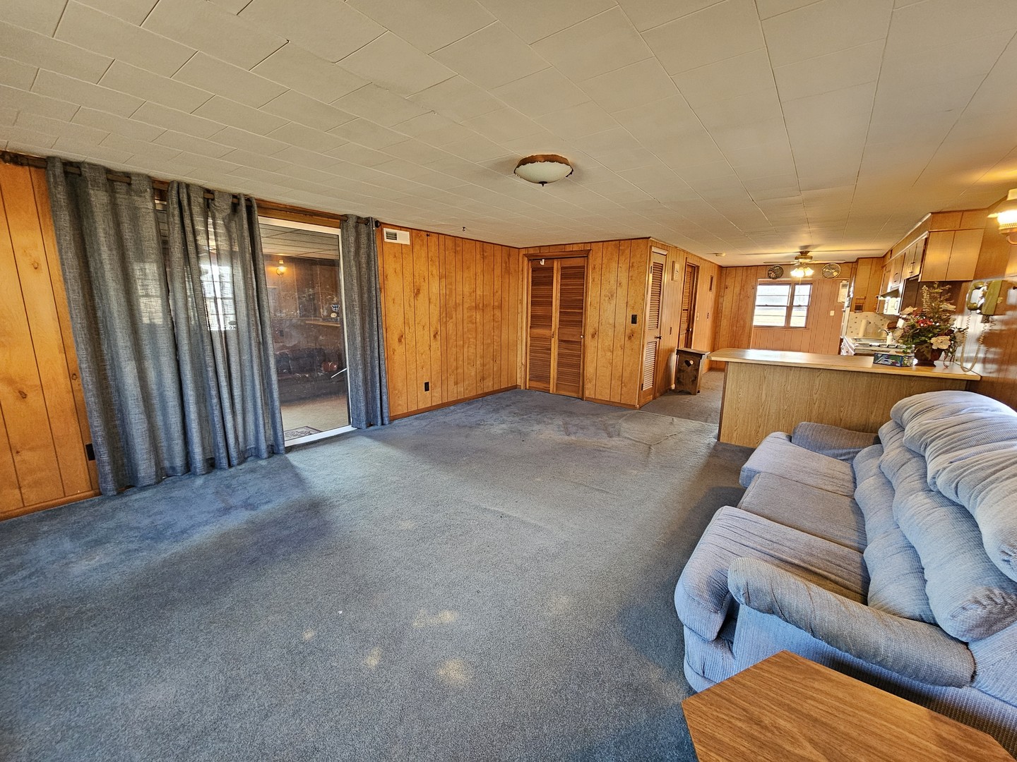 607 South Broadway Street Waltonville, IL 62894 - Photo 17 of 23 a view of livingroom with furniture and windows