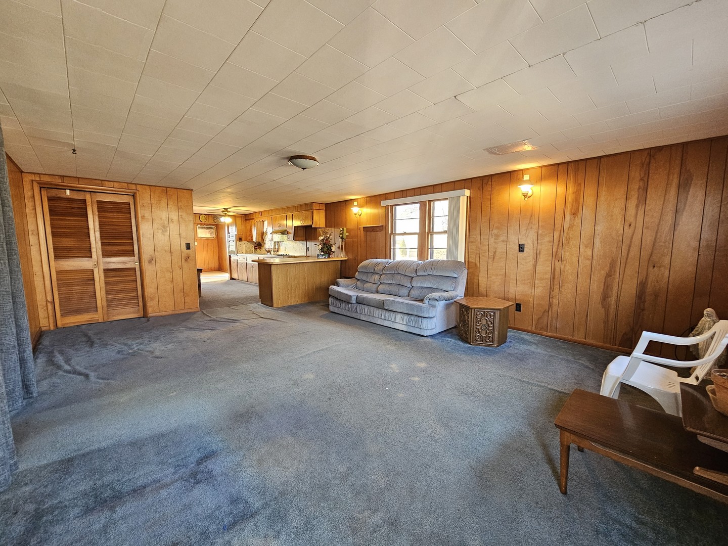 607 South Broadway Street Waltonville, IL 62894 - Photo 18 of 23 a living room with furniture and large windows