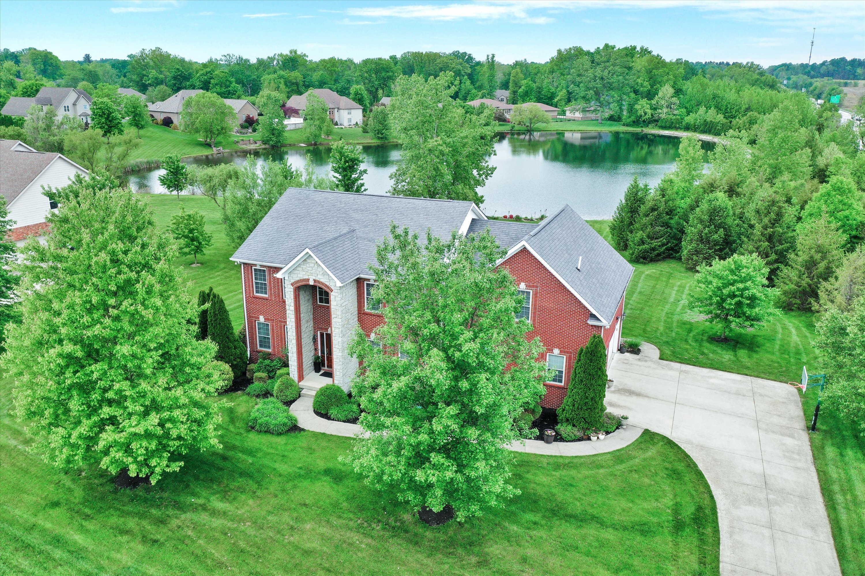 3204 Woodland Ridge Columbus, IN 47201 - Photo 2 of 66 Gallery Image 2