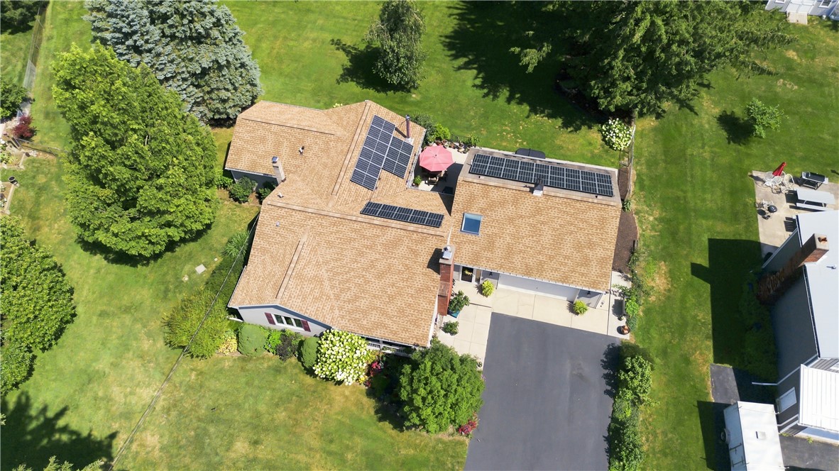 598 Van Alstyne Road Webster, NY 14580 - Photo 5 of 35 Gallery Image 5
