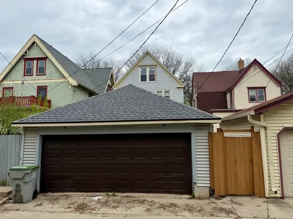 $184,000 | 2106 North 42nd Street, Unit 2108, Milwaukee, WI 53208