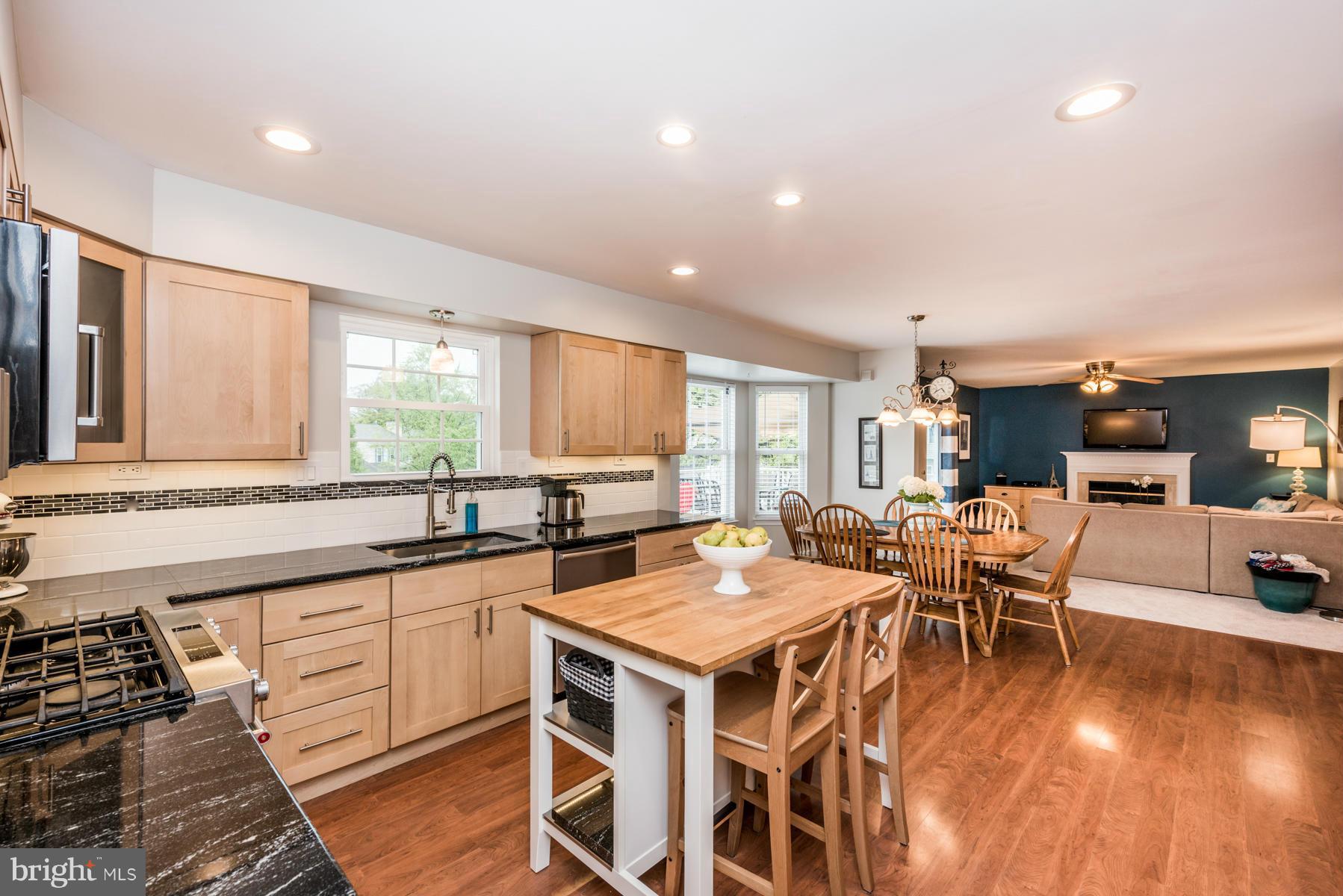 6716 Hunter Road Elkridge, MD 21075 - Photo 13 of 30 Kitchen